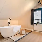 Holiday park Familiehuis Zee & *