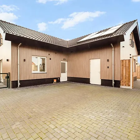 Semesterpark Familiehuis Zee & *