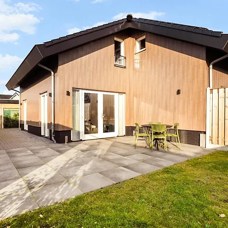 Familiehuis Zee & *